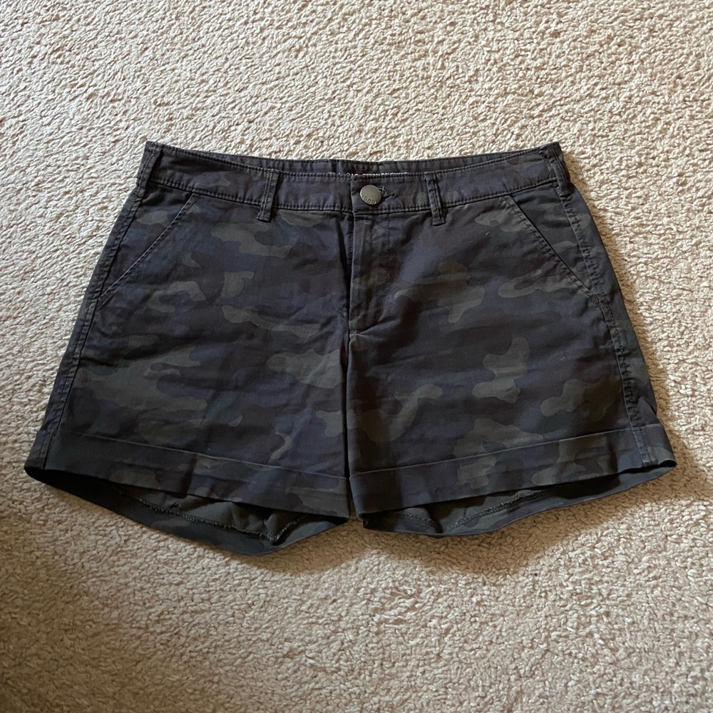 GAP shorts